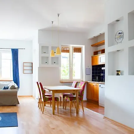 Apartment Apartment Ten *
